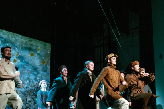 "&Bcy;&iecy;&gcy;&ucy;&shchcy;&icy;&jcy; &zcy;&acy; &vcy;&iecy;&tcy;&rcy;&ocy;&mcy;"