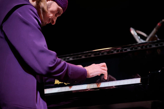 &Mcy;&ocy;&ncy;&acy;&khcy; &Acy;&vcy;&iecy;&lcy;&softcy;&period; &Vcy;&iecy;&chcy;&ncy;&acy;&yacy; &lcy;&yucy;&bcy;&ocy;&vcy;&softcy;