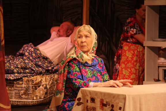 Семейный портрет с посторонним