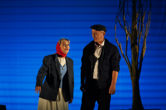 Тополек мой в красной косынке