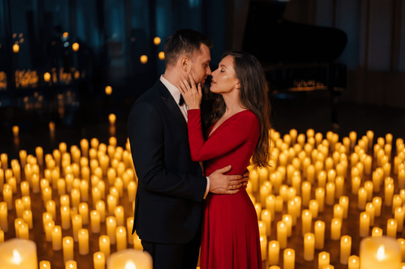 &Ocy;&rcy;&kcy;&iecy;&scy;&tcy;&rcy; &pcy;&rcy;&icy; &scy;&vcy;&iecy;&chcy;&acy;&khcy;&colon; &laquo;&Mcy;&ucy;&zcy;&ycy;&kcy;&acy; &lcy;&yucy;&bcy;&vcy;&icy;&raquo;&period; &Ucy;&fcy;&acy;